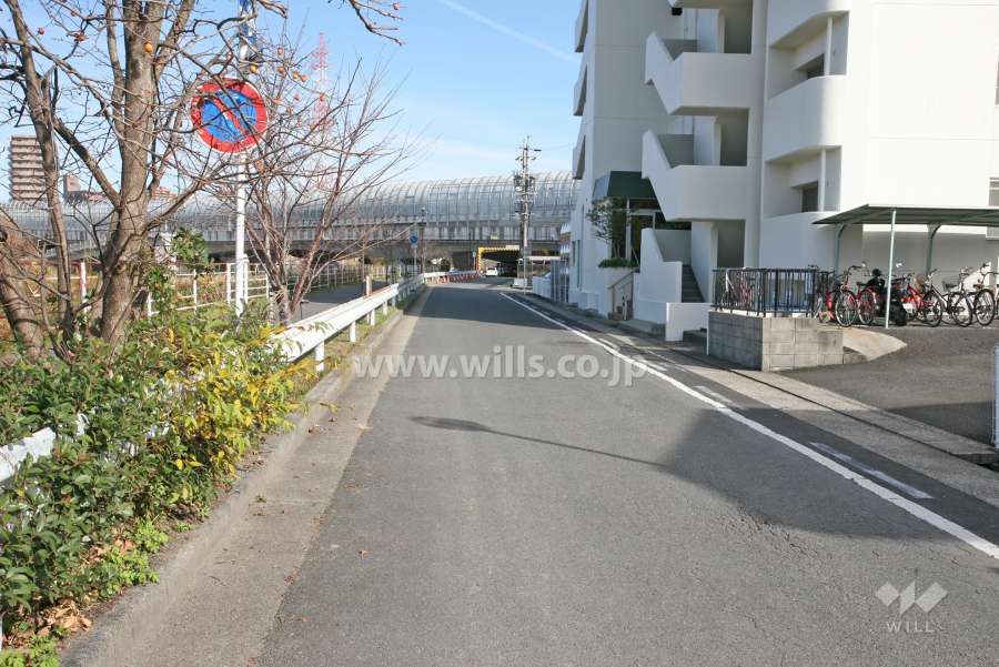 敷地北西側前面道路（南西側から）