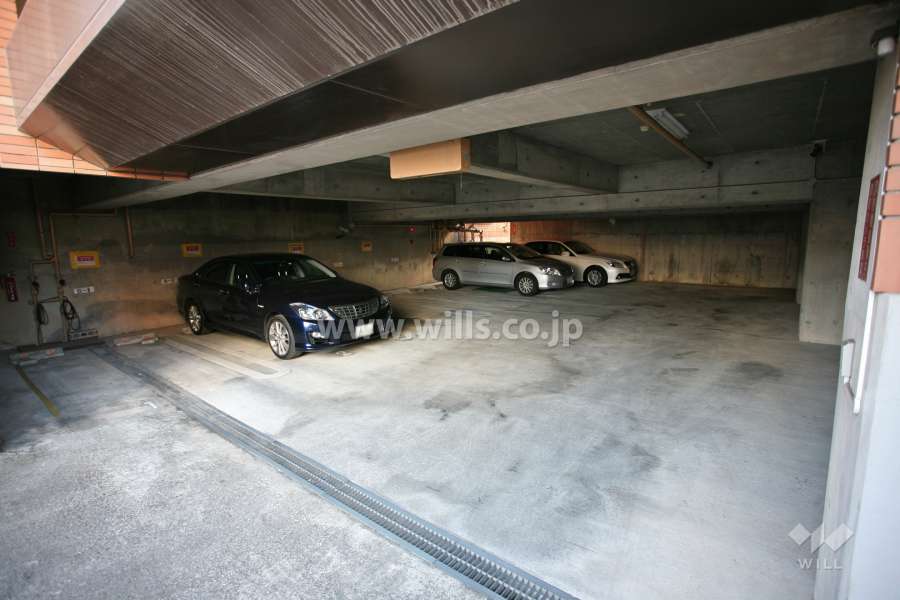 1階テナント用駐車場