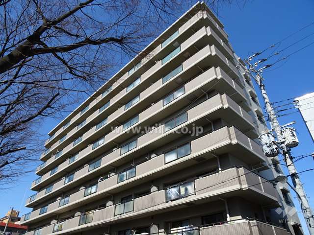 外壁はタイル張りです。