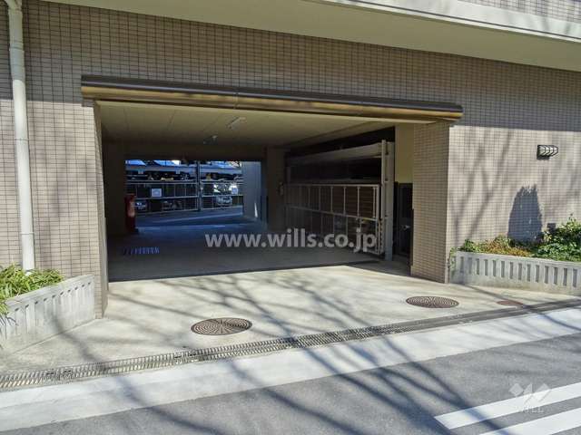 駐車場の出入り口