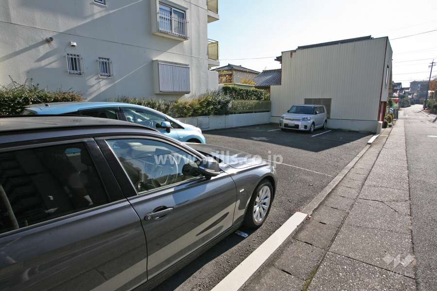 敷地内駐車場（屋外平面式）