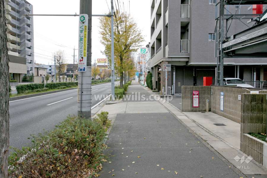 敷地南側の前面道路