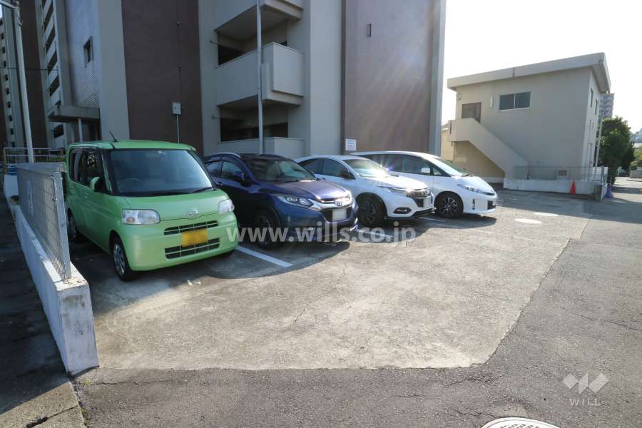 敷地内駐車場（屋外平面式）