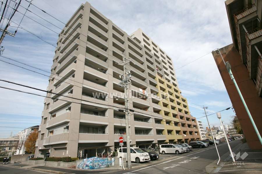 ファミリアーレ原の外観(南側から)