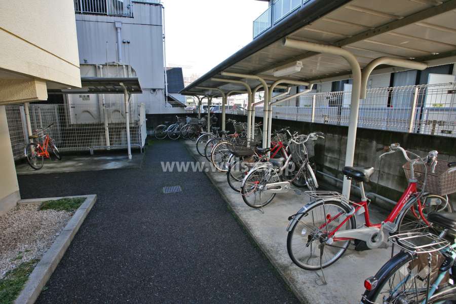 カルティア原駐輪場