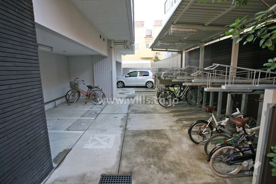 屋内に設けられた駐輪場