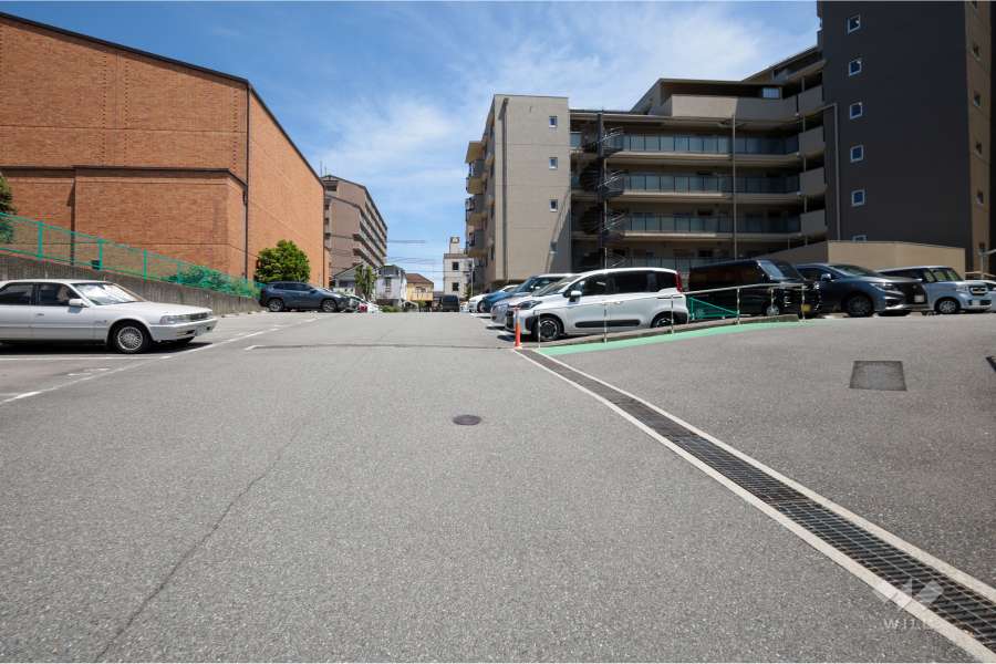 敷地内駐車場（屋外平面式）