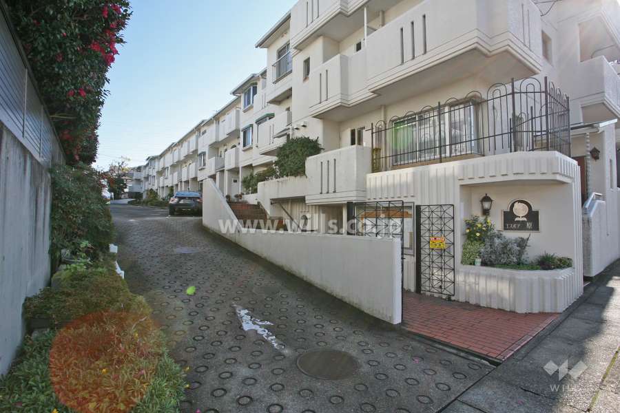 駐車場出入り口