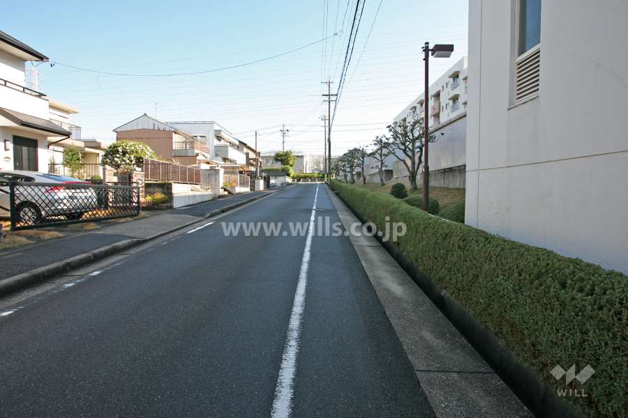 敷地北側の前面道路