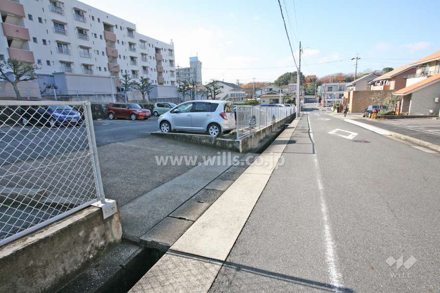 駐車場出入り口