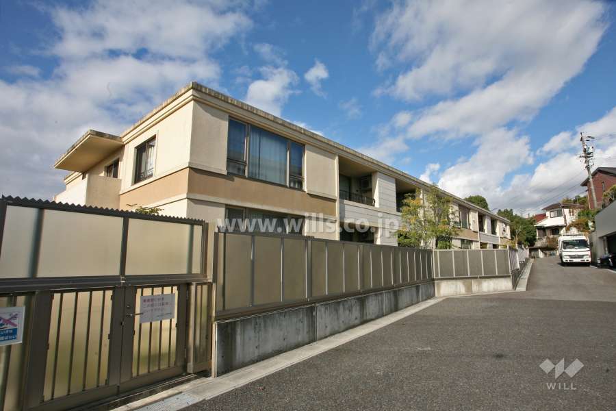 アルバックス八事御幸山の外観（南側から）