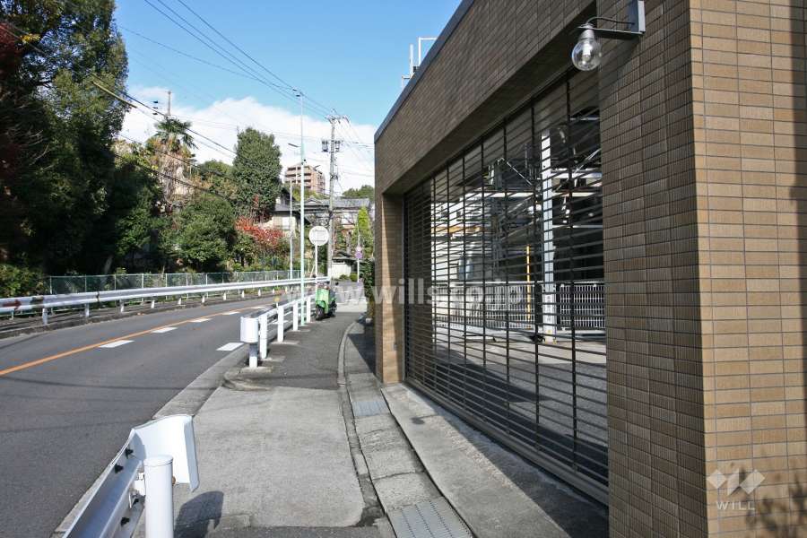 駐車場出入口(リングシャッター付き)