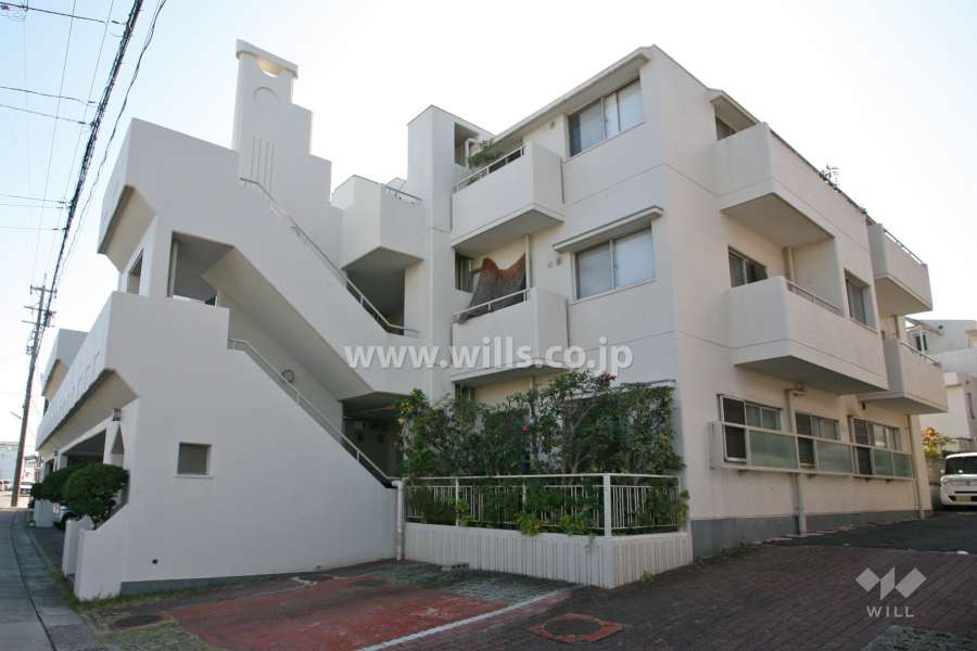 カーサビアンカ高坂の外観