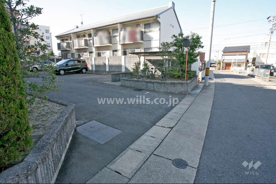 駐車場出入り口