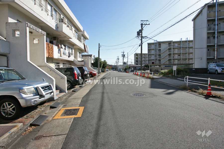 敷地南側の前面道路