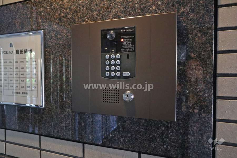 オートロックと案内板