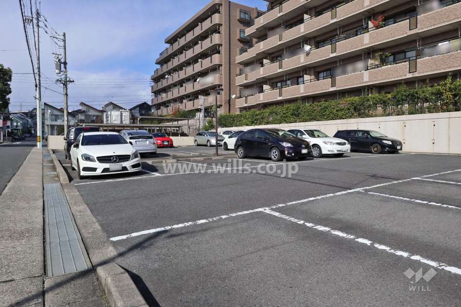 敷地内駐車場（屋外平面式）