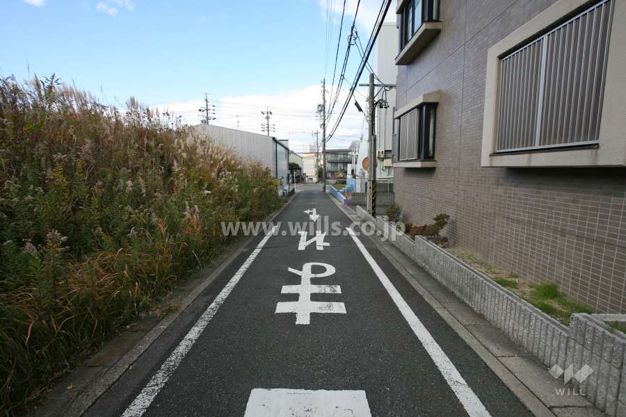 敷地南西側の前面道路