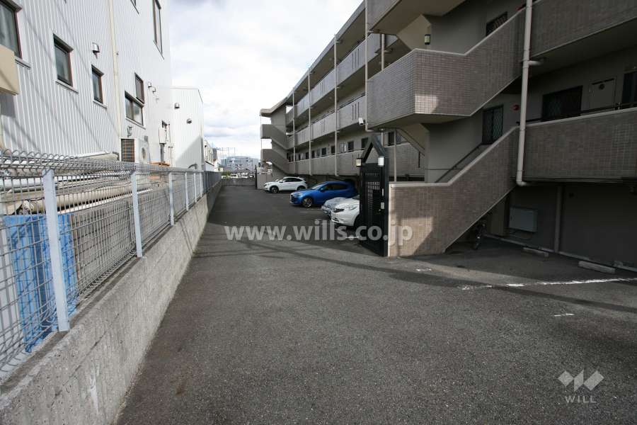 敷地内駐車場（屋外平面式）