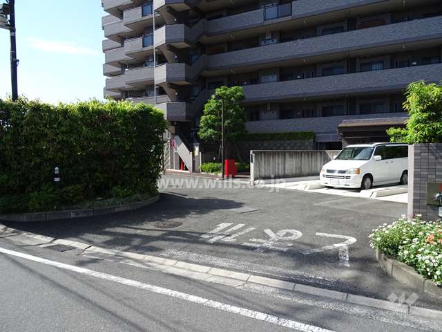 駐車場出入り口