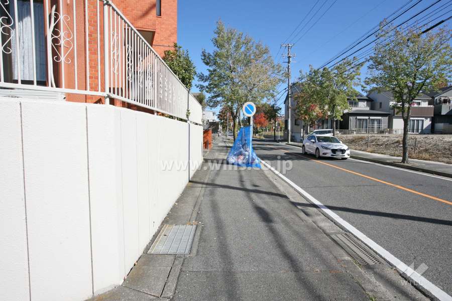 敷地東側の前面道路