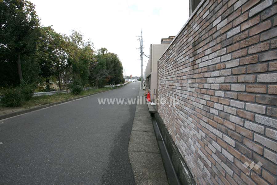 敷地北西側の前面道路