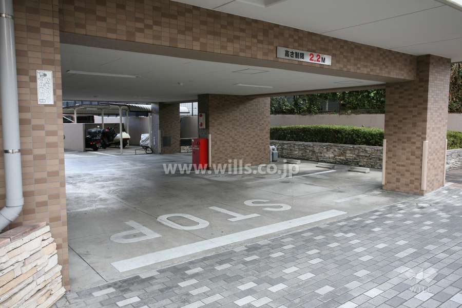 駐車場出入り口