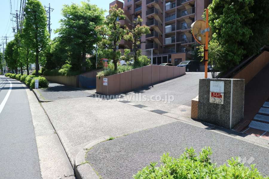 駐車場入口