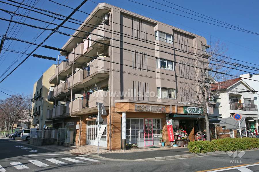ユニーブル第7植田の外観（南東側から）