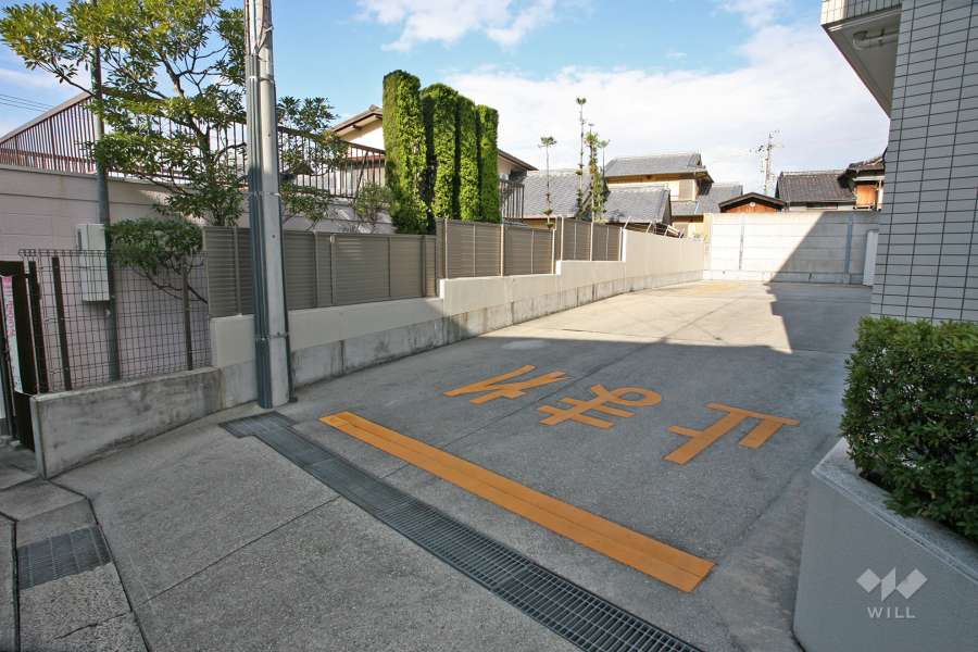 駐車場出入り口
