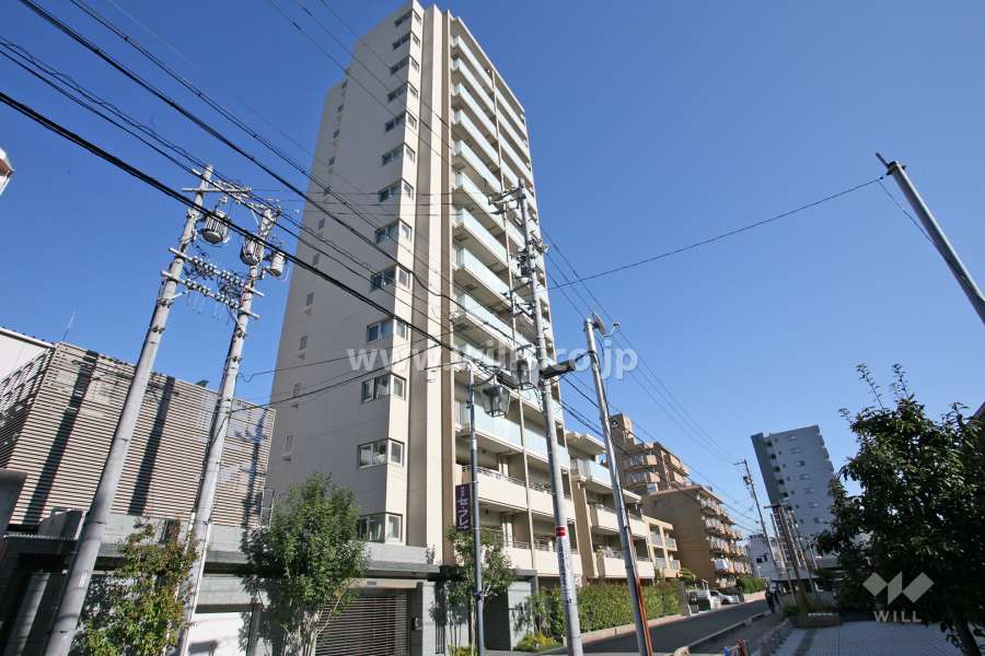プラウド植田の外観（南西から）