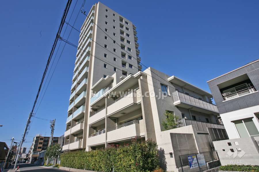 プラウド植田の外観（南東から）