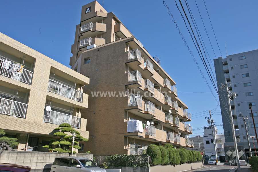 三旺マンション植田駅前の外観（南西側から）