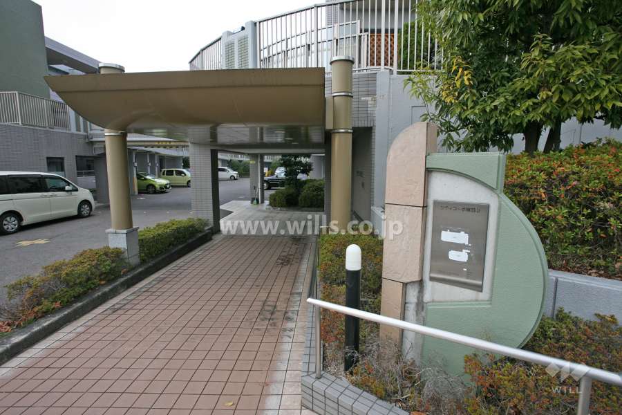 エントランスアプローチ(南側)