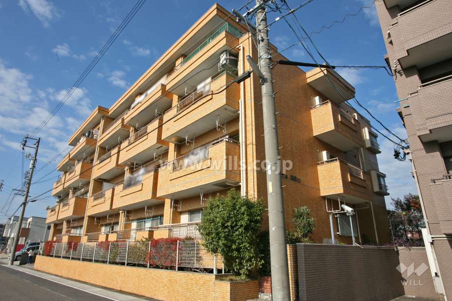 ユニーブル植田山マンションの外観（南東側から)