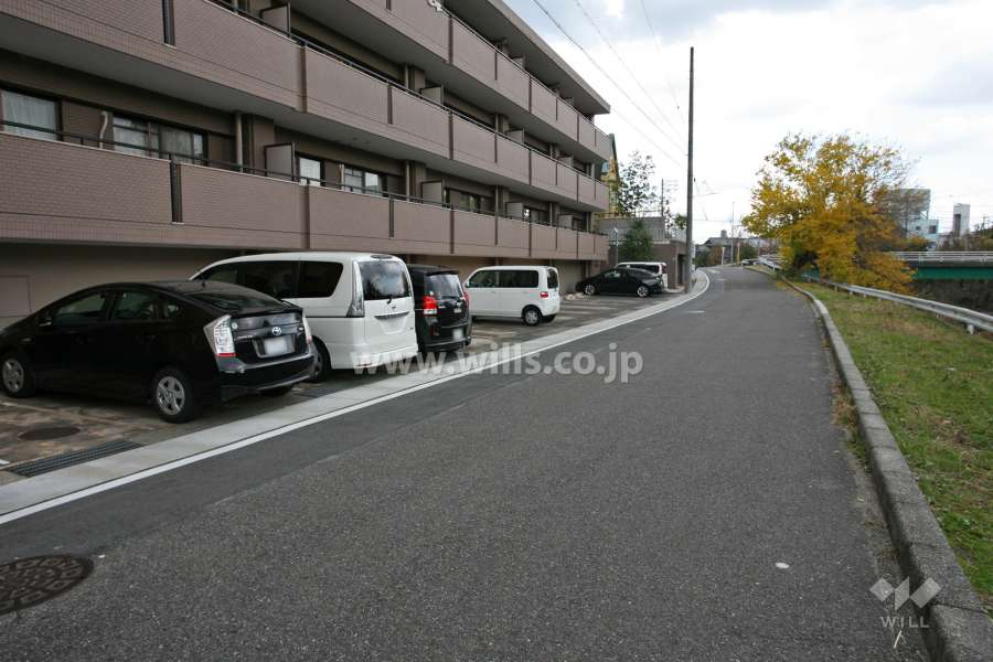敷地内駐車場（屋外平面式）