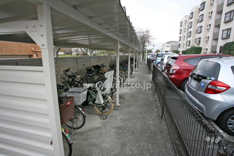 屋内に設けられた駐輪場