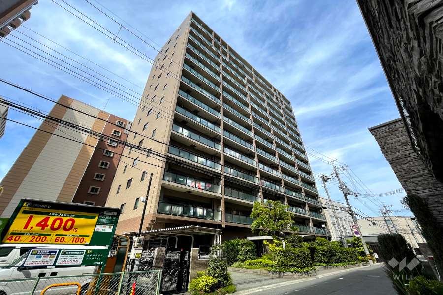 ステイツ江坂・エスプリ—トの外観（南西側から）