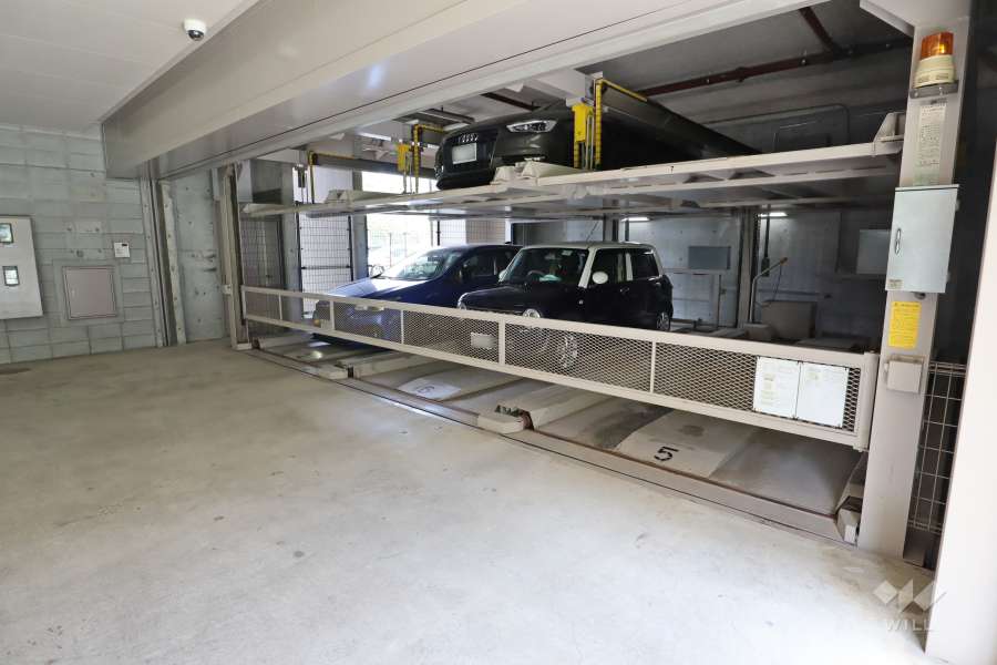 敷地内駐車場（屋内機械式）