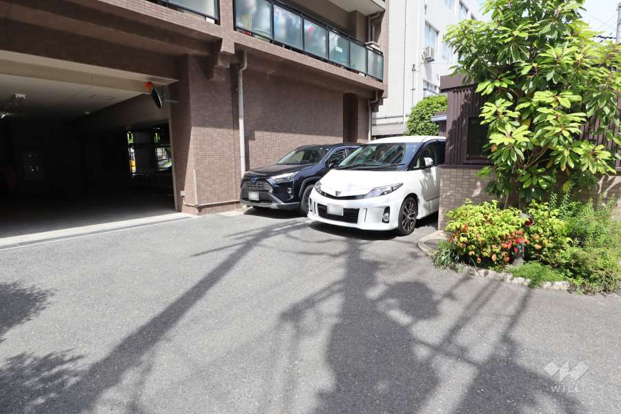 敷地内駐車場（屋外平面式）
