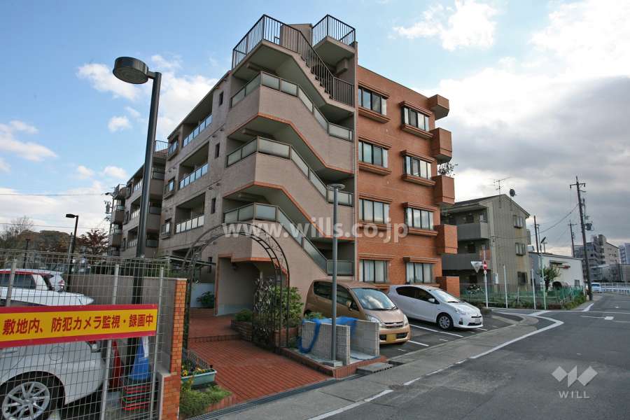 ロイヤル八事の外観２