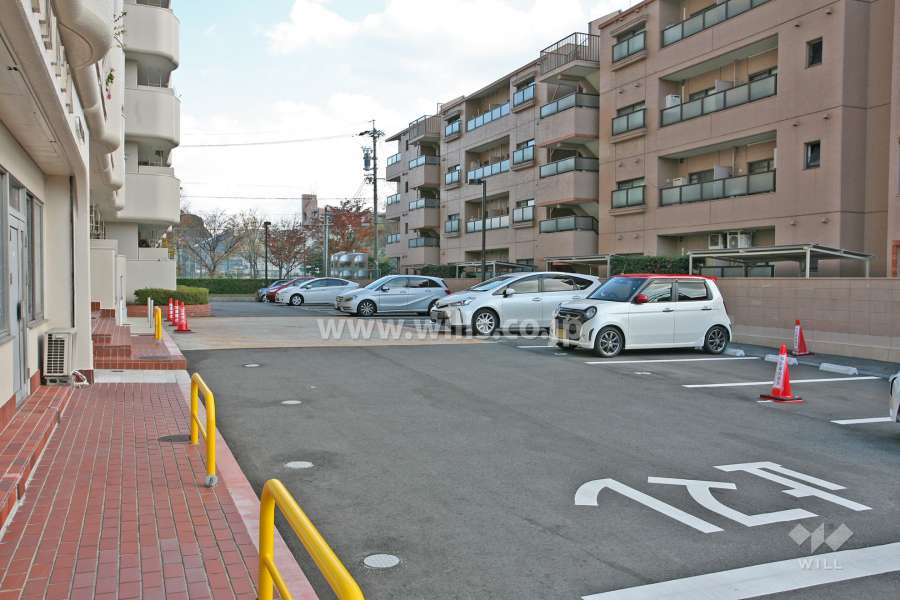 敷地内駐車場（屋外平面式）
