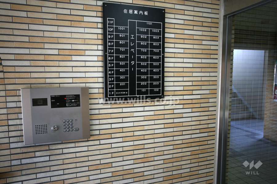 エントランスはオートロック付きです。