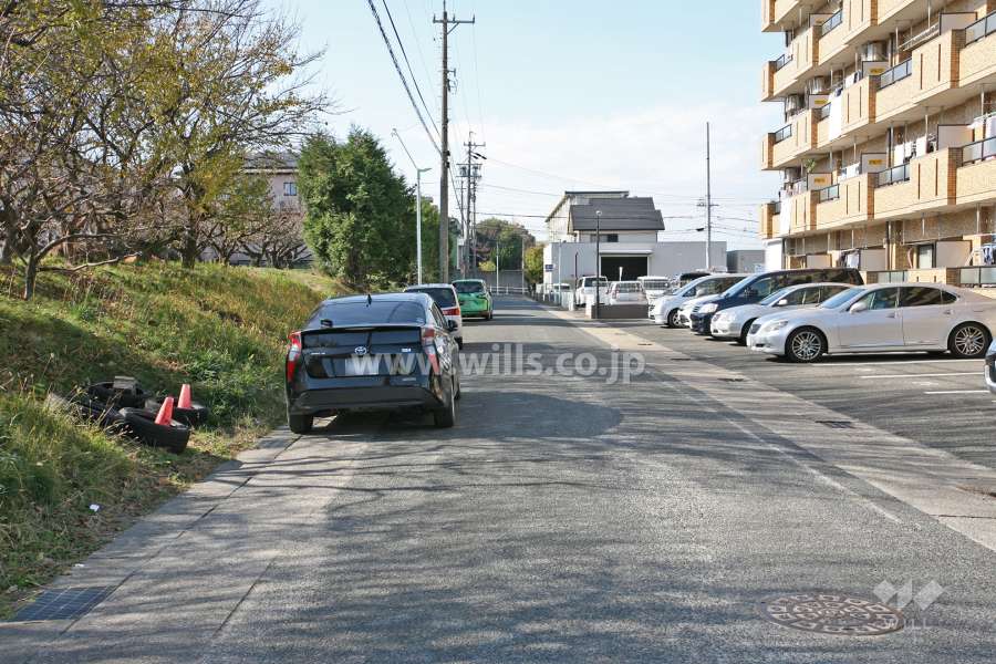 敷地北側の前面道路