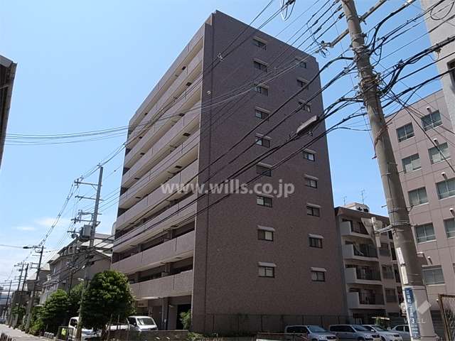 リーガル江坂の外観（南東側から）