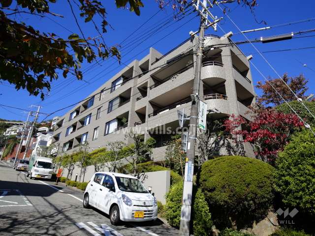 ステイツ花屋敷つつじが丘の外観（南側から）