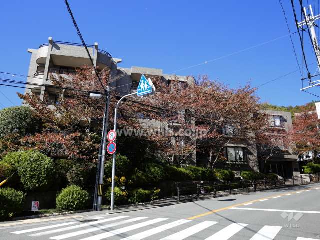 ステイツ花屋敷つつじが丘の外観（東側から）