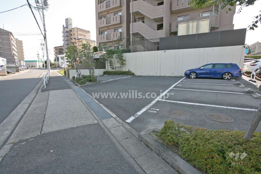 敷地内駐車場（屋外平面式）