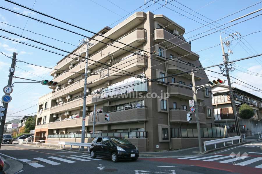 ローレルコート植田ヒルズ外観（南東側から）