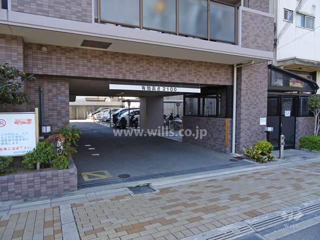 駐車場の出入り口